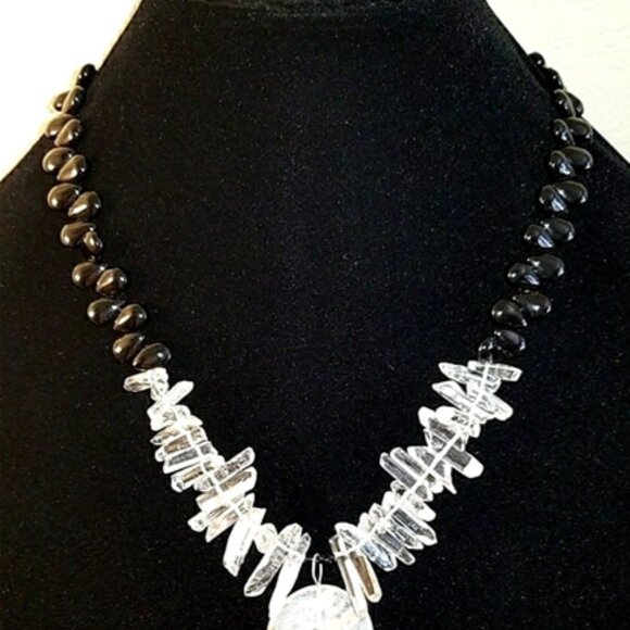 Quartz, Jet And White Agate Necklace - Picture 4 of 7